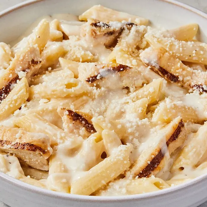 Chicken Alfredo pasta